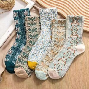 3D Emboss Design Fashion Classic High Quality Beautiful Soft Women Custom Knitting Breathable Beautiful Girl Crew Sock