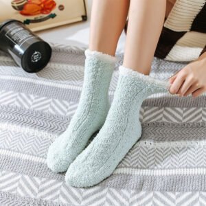 Soft Warm High Quality Fashion Knitted Lady Girl Winter Flannel Velvet Wholesale Beautiful Slipping Floor Socks